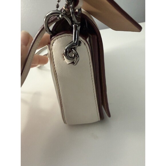 COACH Dinky Genuine Beige Leather Crossbody Bag DK-20215 Kiss Lock Purse NICE - Picture 12 of 16